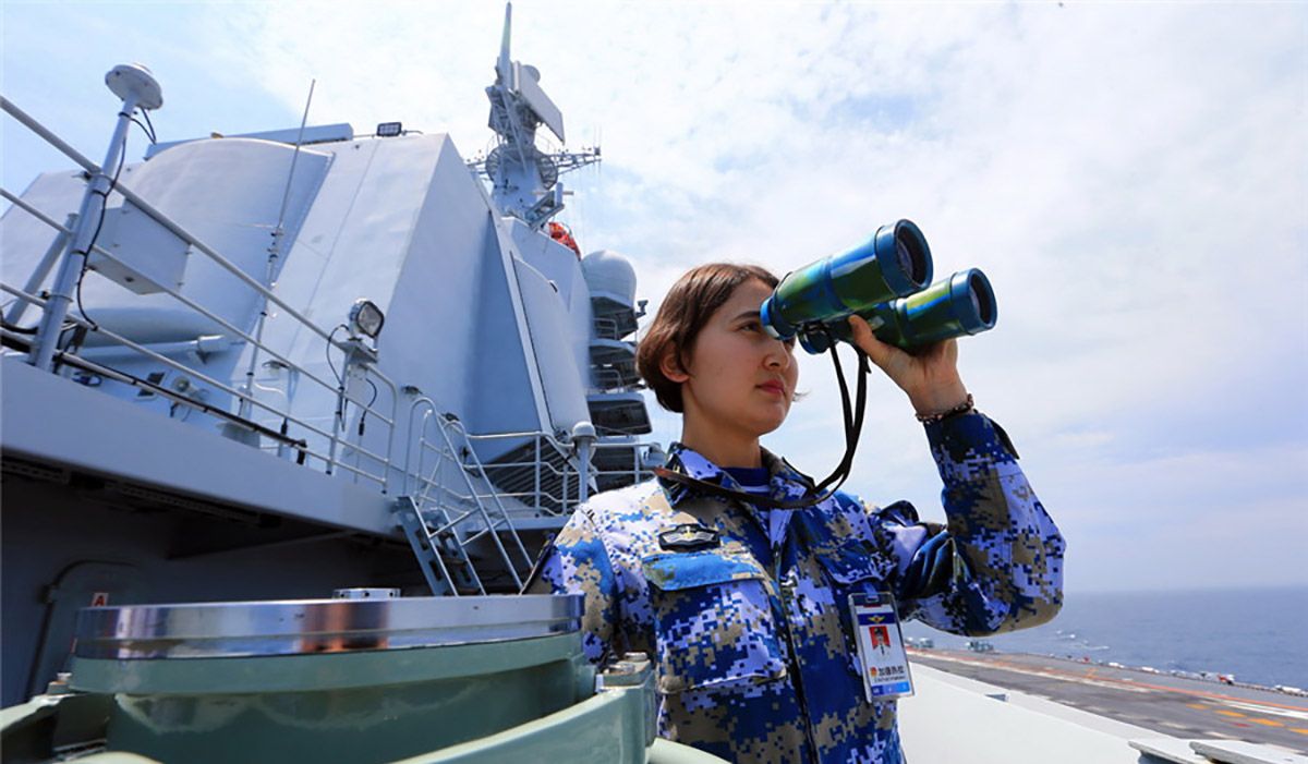 Жадыра Қабылқызы Қытай әскери кемесінің тізгінін ұстады