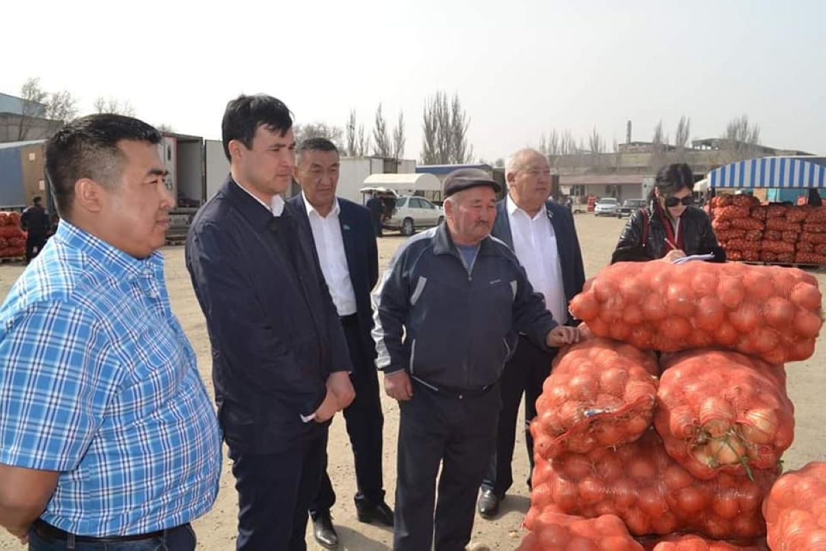 Сауда орындарындағы бағаны тексерді