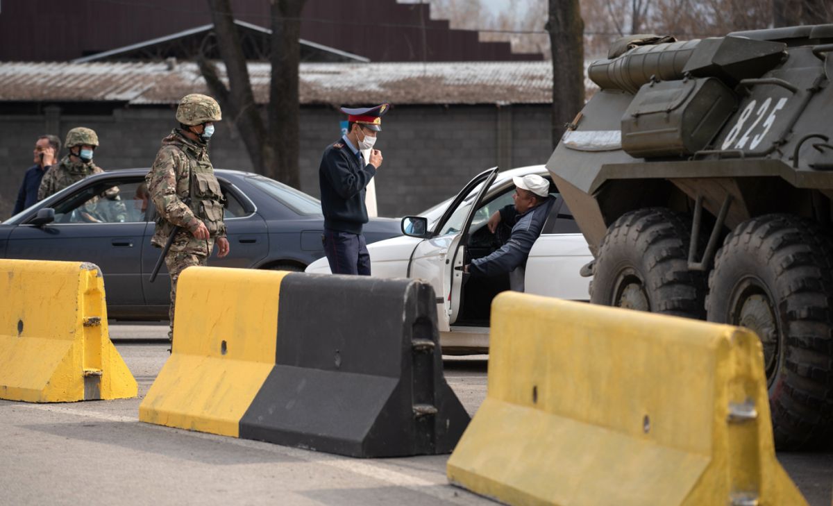 Қала сыртындағы үйіне демалуға барған Денсаулық сақтау министрі карантин талабын бұзғаны үшін отставкаға кетті