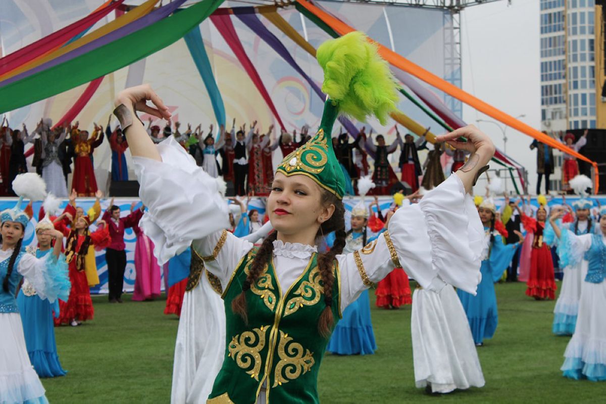 «Халықтың қуаты – бірлікте!» — этно-мәдени бірлестіктер мүшелері 1 мамыр Қазақстан халқының бірлігі күні мерекесімен құттықтауда