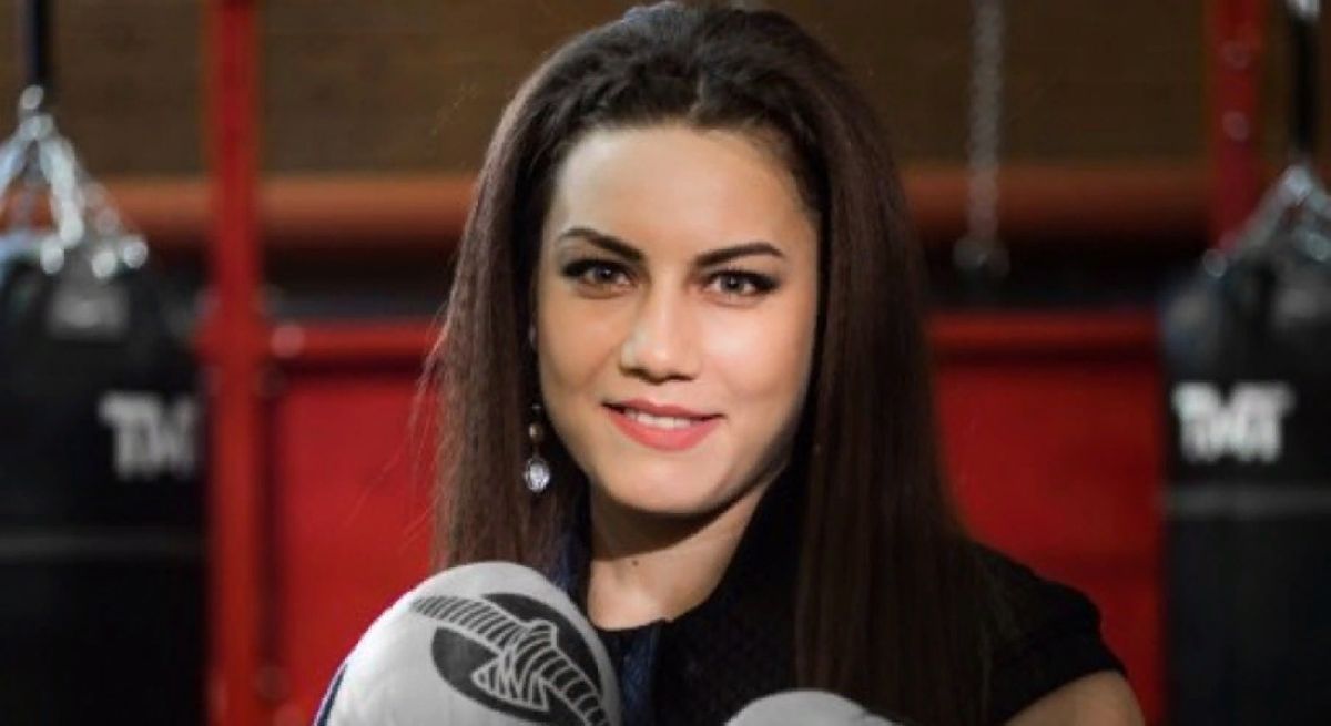 Фируза Шәріпова сәбилі болды