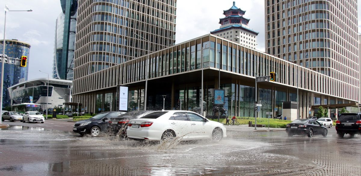 Жаңбырдың басы – тамшы, арты – қамшы