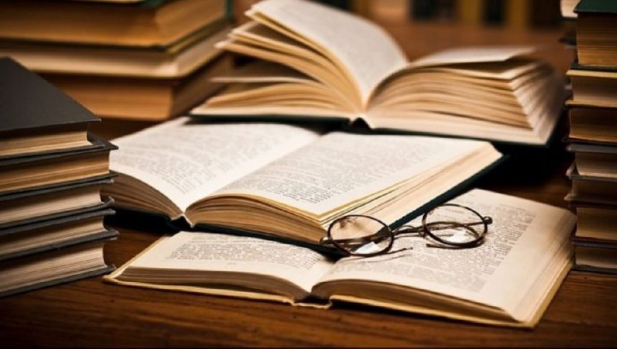 Саммари: өзгенің кітабына қарап, кітап жазу