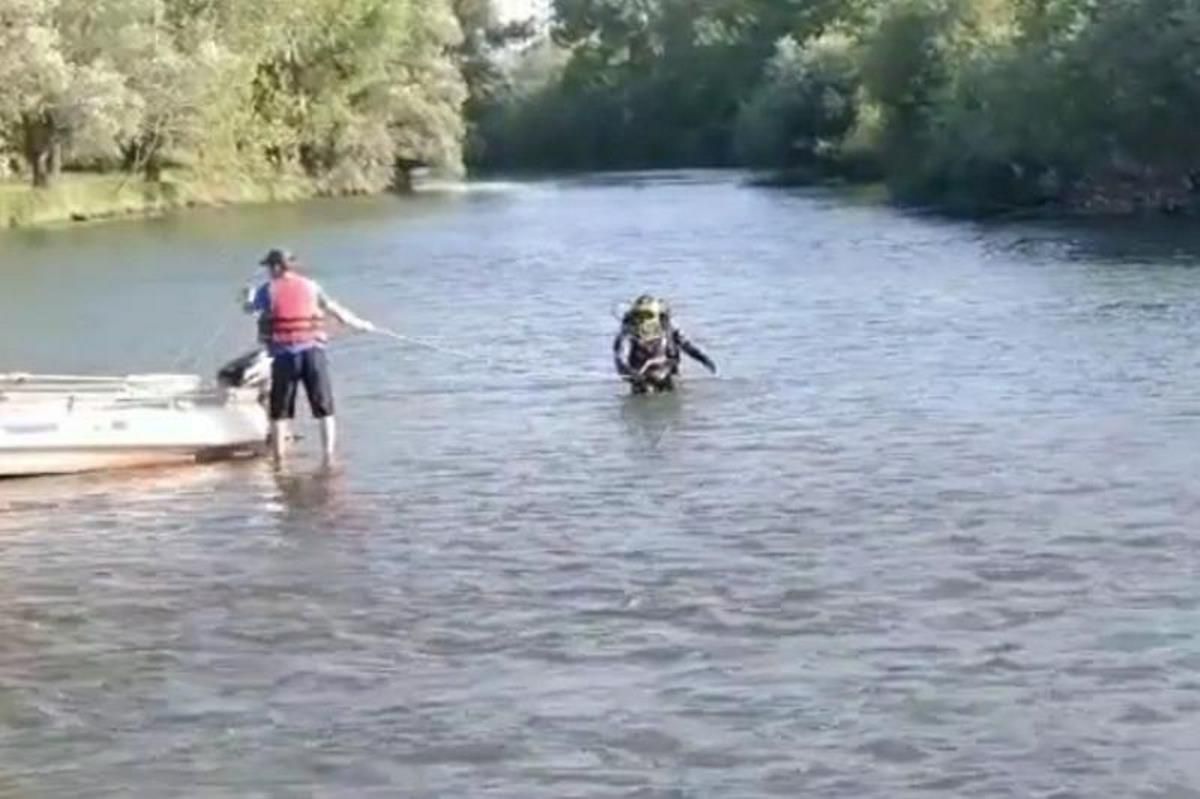 Суға батқан екі баланың біреуі құтқарылды