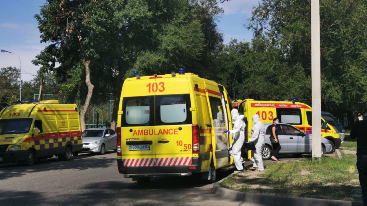 Он шақты жедел жәрдем көлігінің аурухана алдында неліктен кезекте тұрғаны белгілі болды