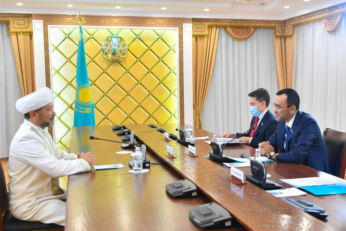 Әшімбаев карантинде қиналған отбасыларға көмектескен мешіт қызметкерлеріне алғыс айтты