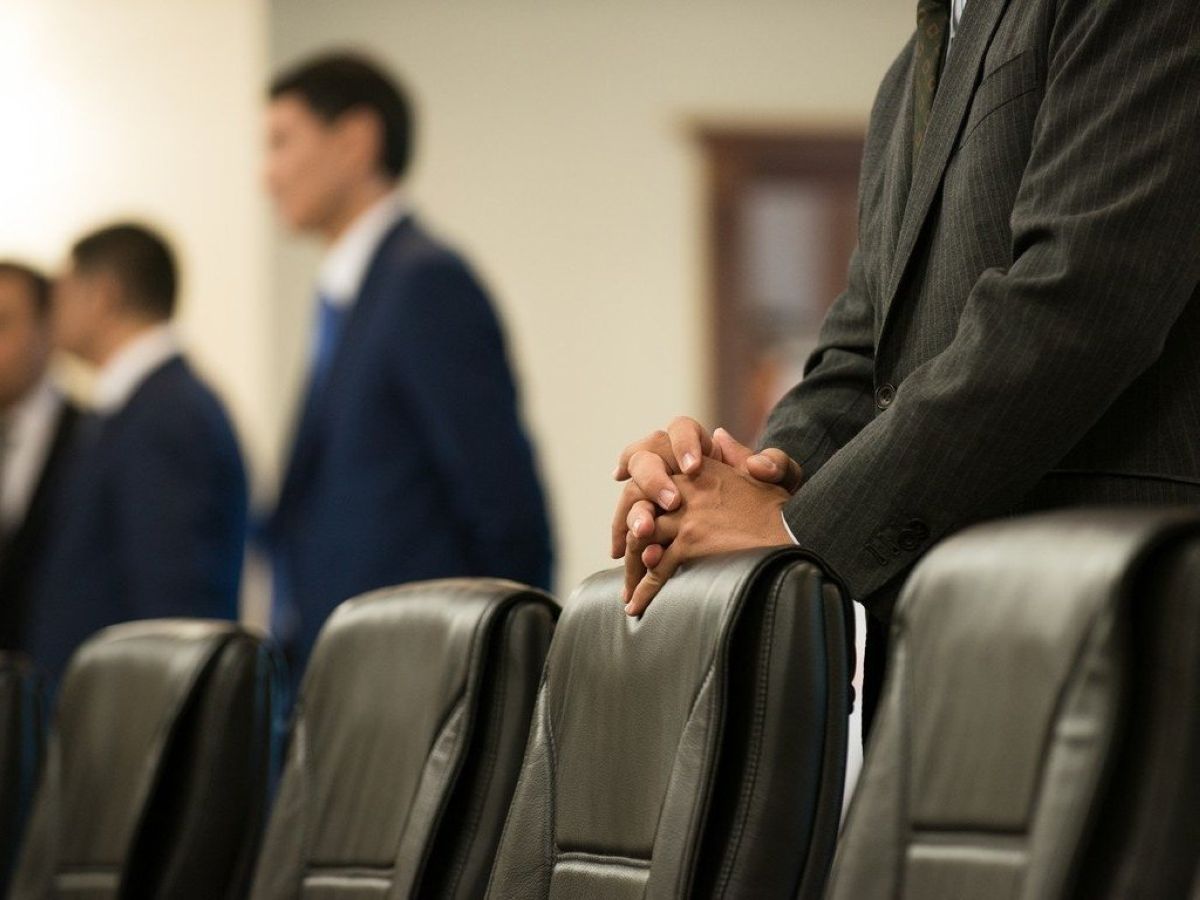 Мемлекеттік қызметтегі 1000 зейнеткер, 8 мың лауазымды шенеунік қысқаратын болды