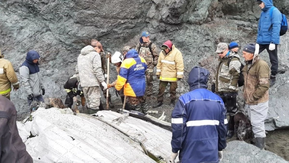 Ұшақ апаты: 19 адамның мәйіті табылды