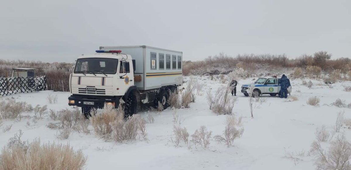 Қызылордалық полицейлер боранды күні жоғалған әке мен баланы тапты