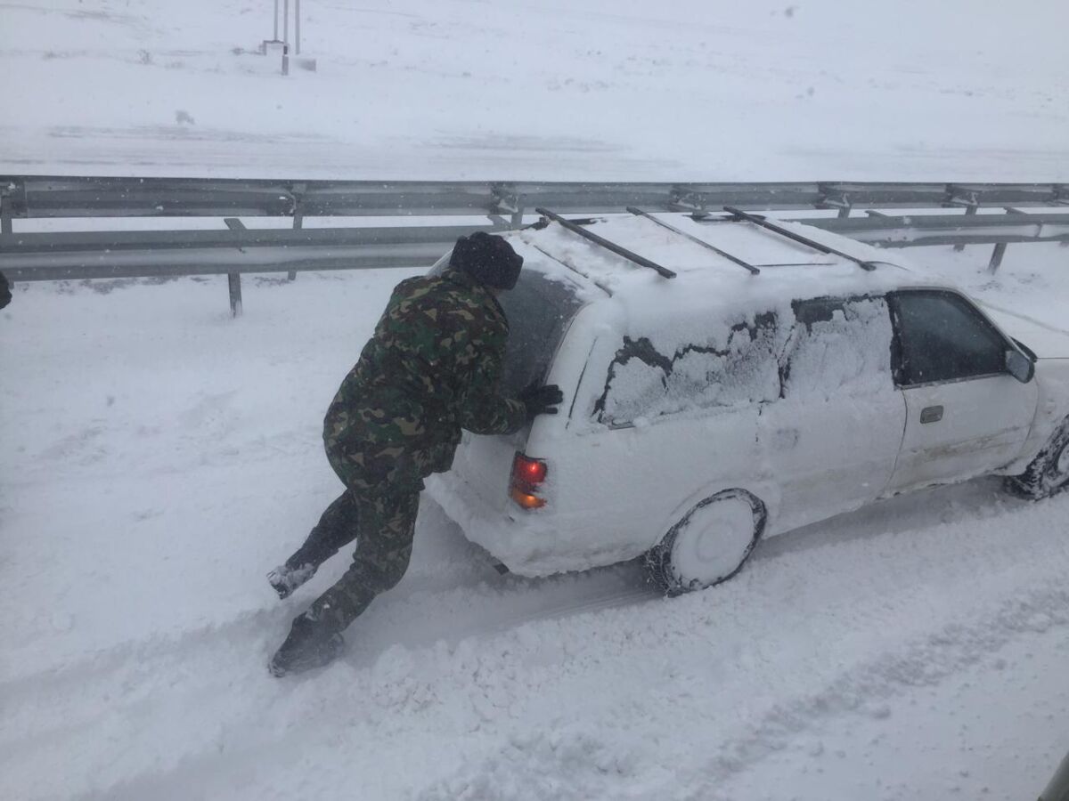 Бір тәулікте қар құрсауынан 91 адам құтқарылды