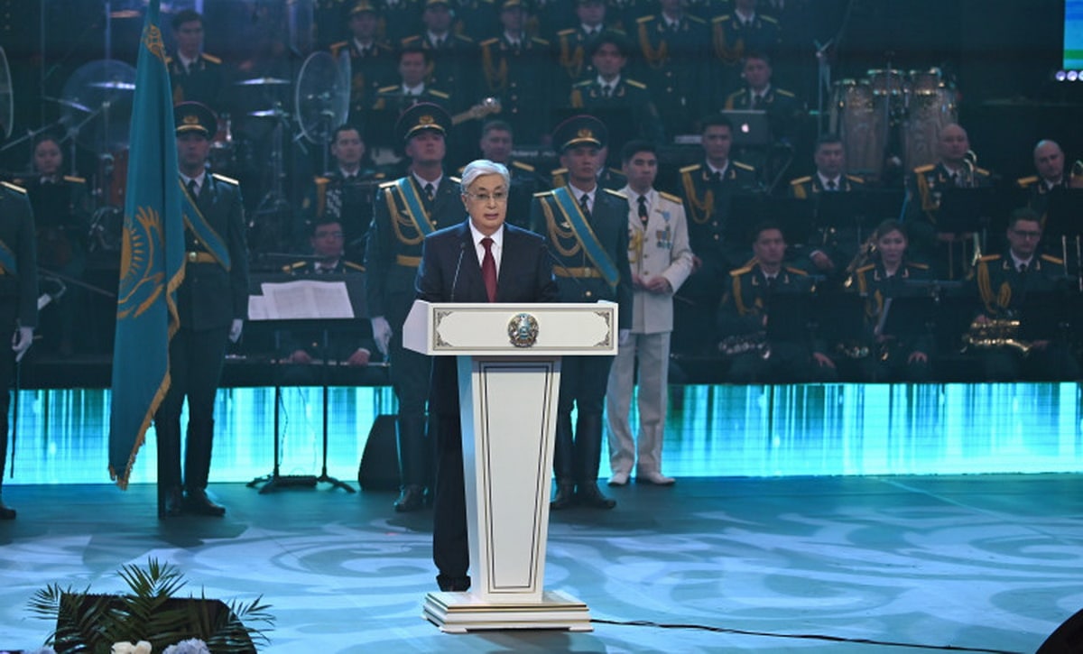 Тоқаев Отан қорғаушы күніне арналған салтанатты жиынға қатысты