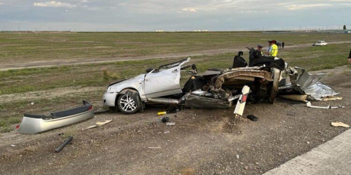 Атырауда жол апатынан бір адам қаза тауып, 8 адам жарақат алды