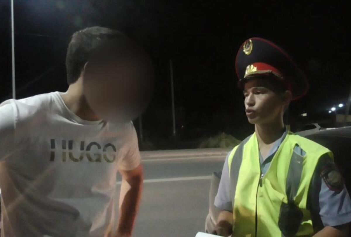 Түркістандық тұрғын көлігінде қолдан жасалған қосауыз мылтық алып жүрген - видео