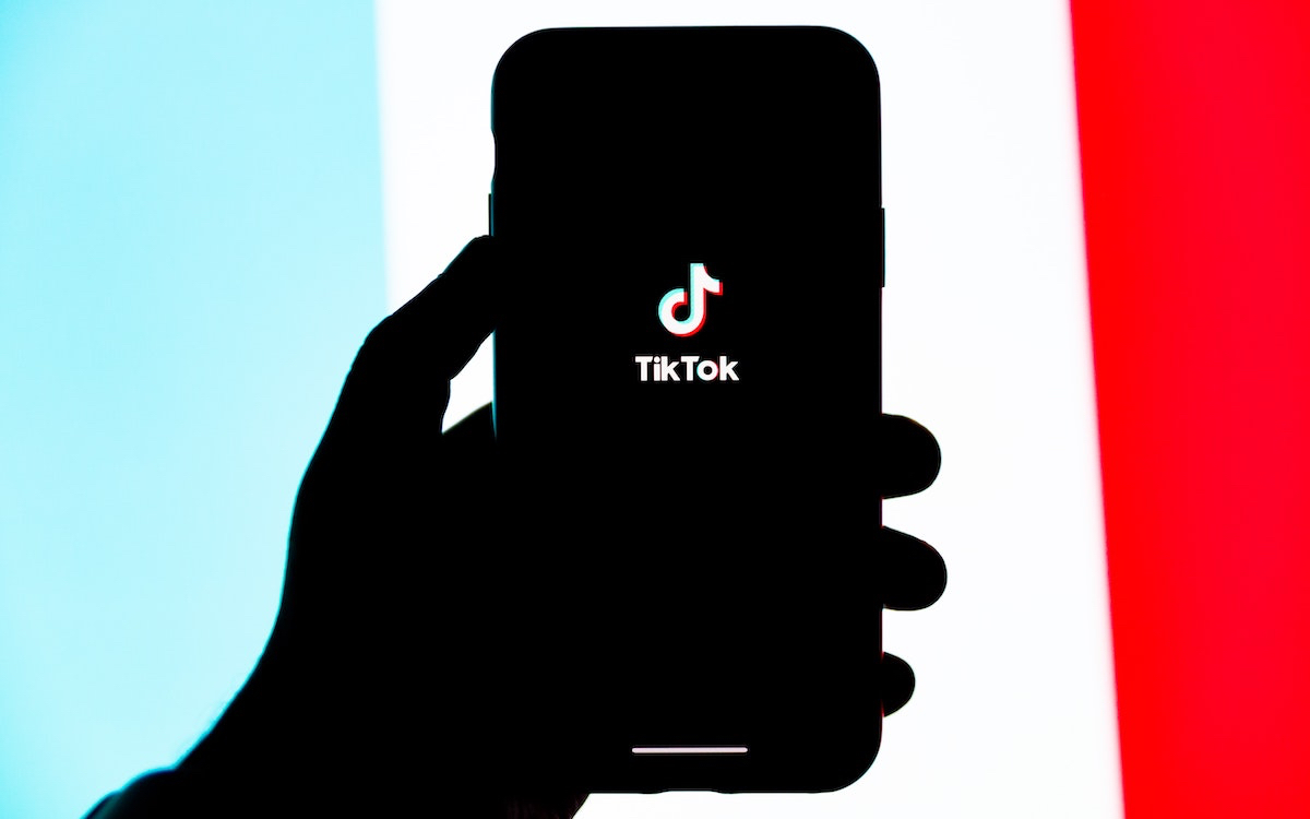 Басқаға тәуелді болады - сарапшылар TikTok-тың бала психологиясын бұзатынын айтты