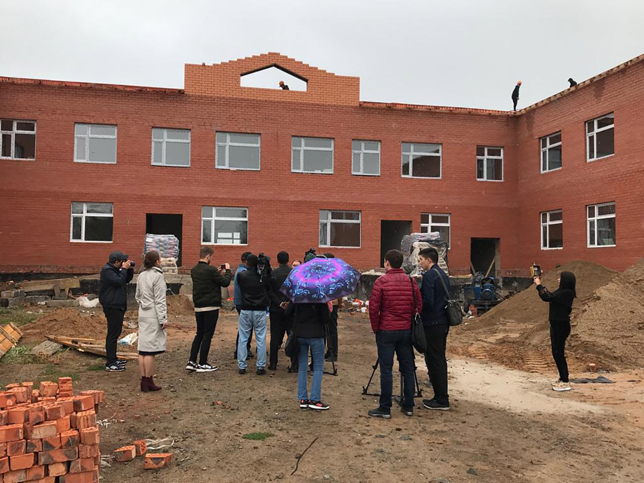 Депутаттар уақытылы аяқталмаған мектеп құрылысын бақылауға алды