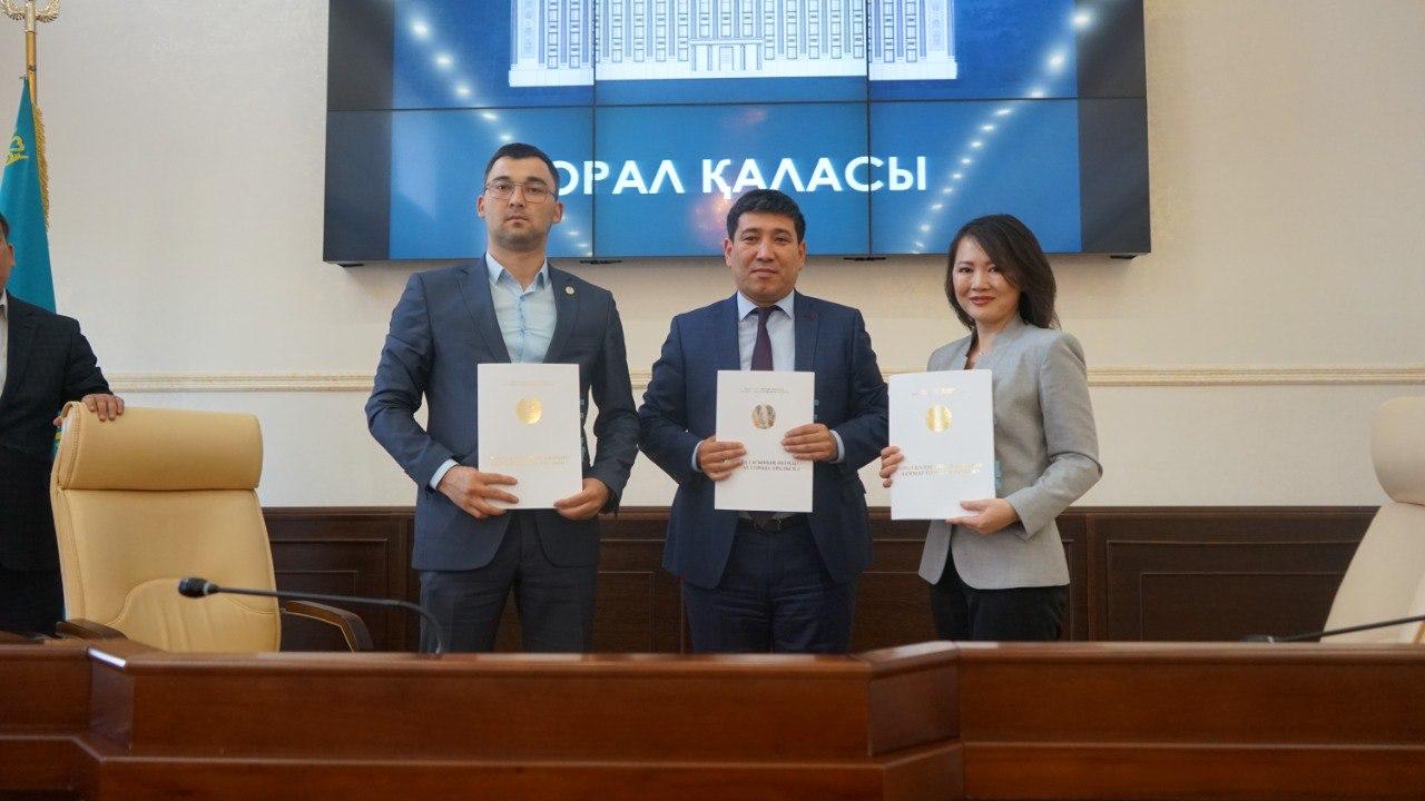 Орал қаласының әкімдігі мен Отбасы банк ата-ана қамқорлығынан айырылған балаларға жеңілдікпен баспана алуға көмектеседі