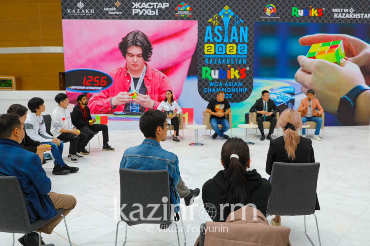 Спидкубинг шеберлері елордада