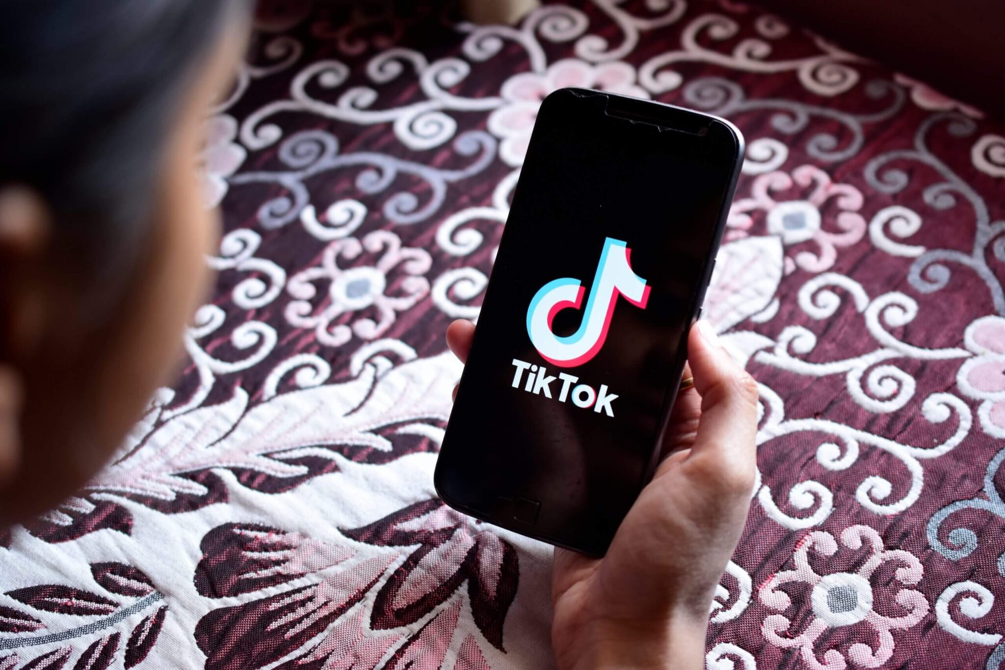 TikTok-тағы қауіпті экспериментті қайталаған оқушылардың ата-анасына айыппұл салынды