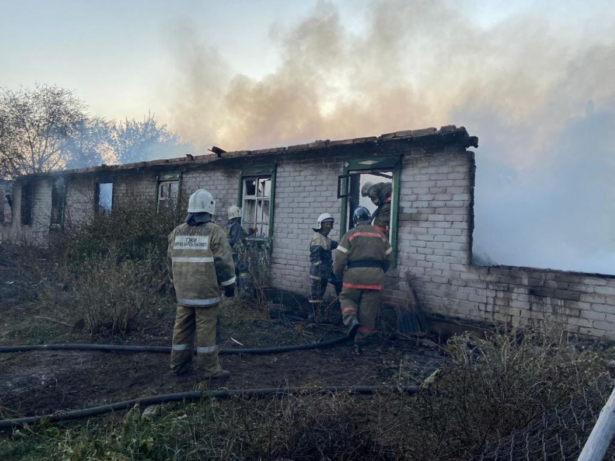 Лесное, Озерное ауылдары маңындағы өрт сөндірілді - жедел штаб