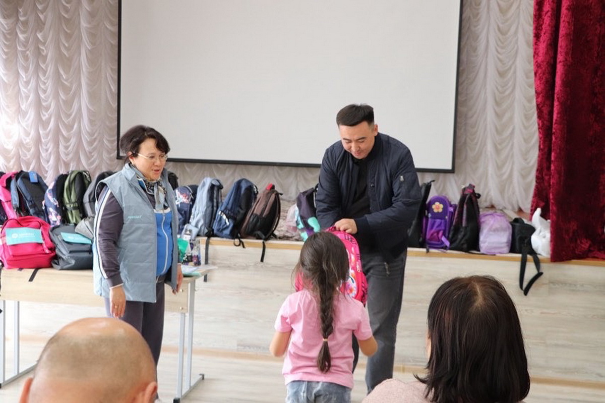 Қостанай облысындағы өрттен зардап шеккен отбасылардың балалары оқу құрал-жабдықтарымен қамтамасыз етілді – «AMANAT»