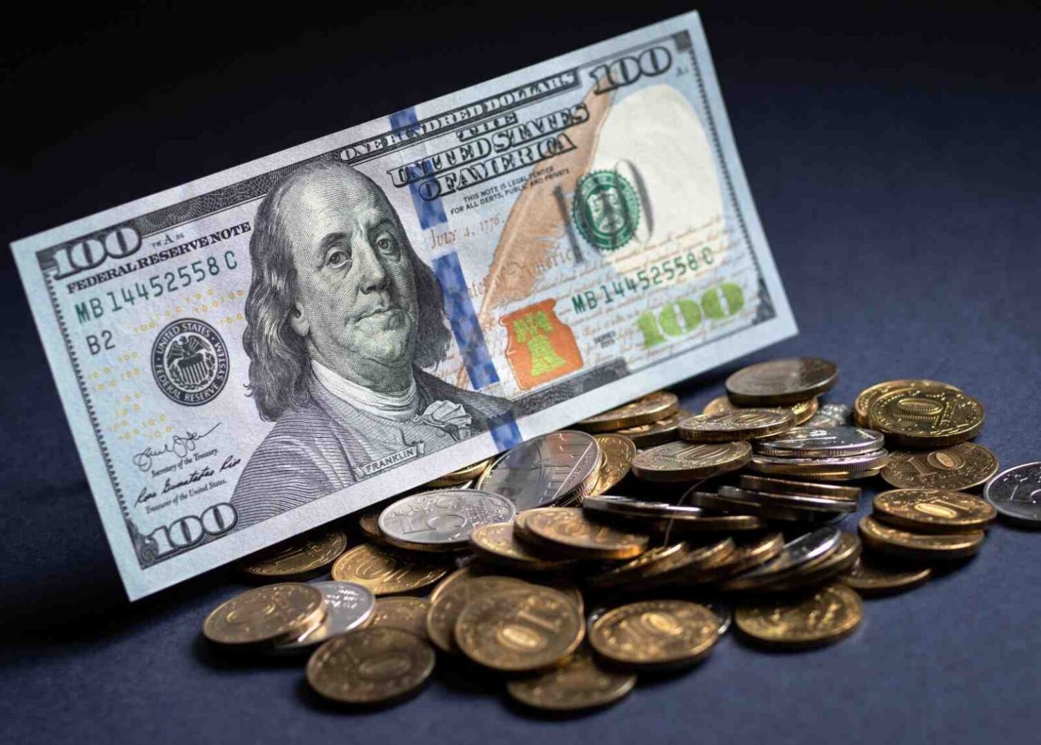 Ұлттық банк доллар мен рубльдің ресми бағамын жариялады