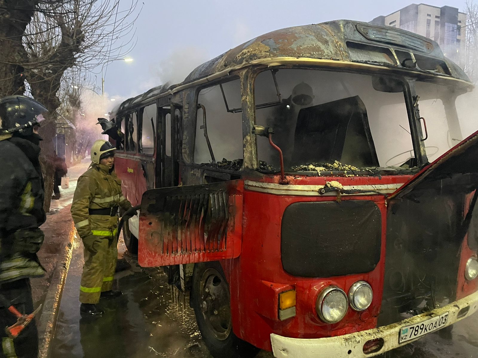 Көкшетауда 18 жолаушысы бар автобус өртеніп кетті