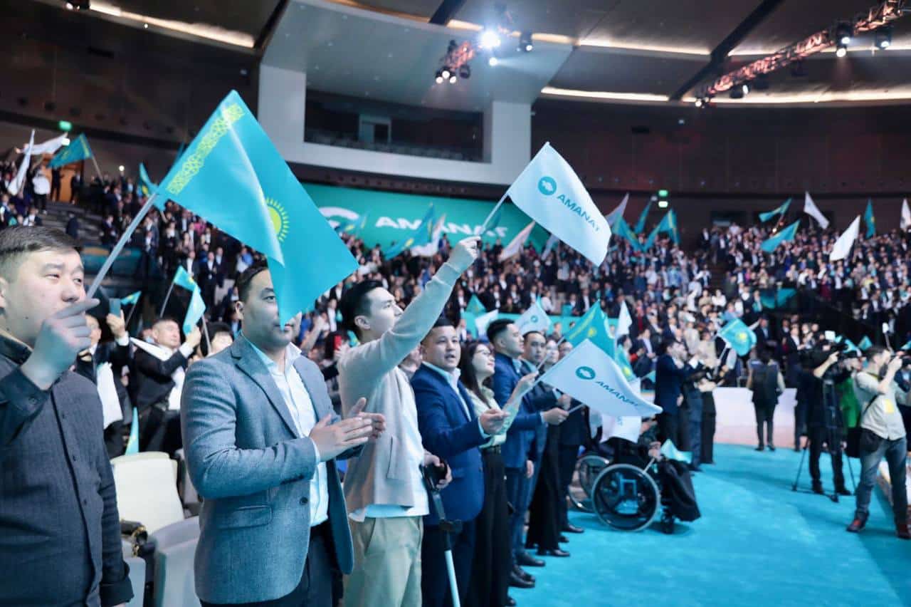 «AMANAT»: Мәжіліс депутаттығына кандидаттар тізімін бекітті