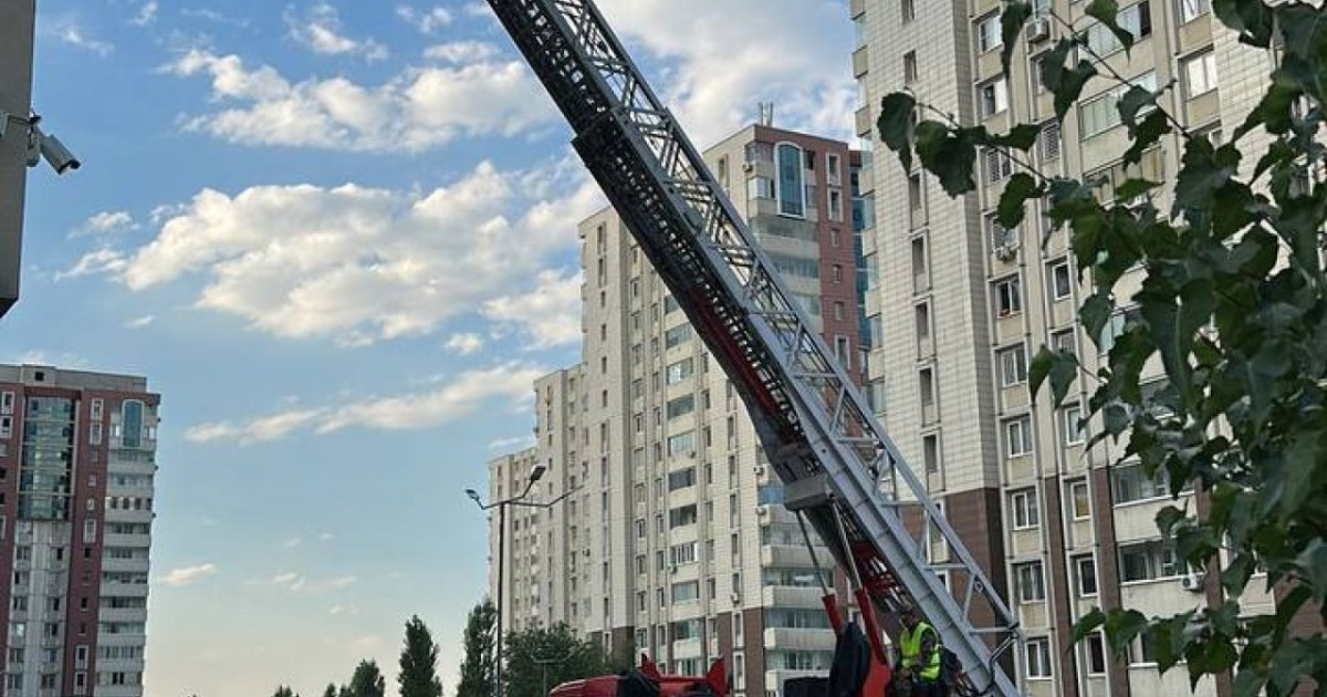 Алматыда өрттен зардап шеккен «Ақкент» тұрғын үй кешенінің тұрғындарына қандай көмек көрсетіледі?