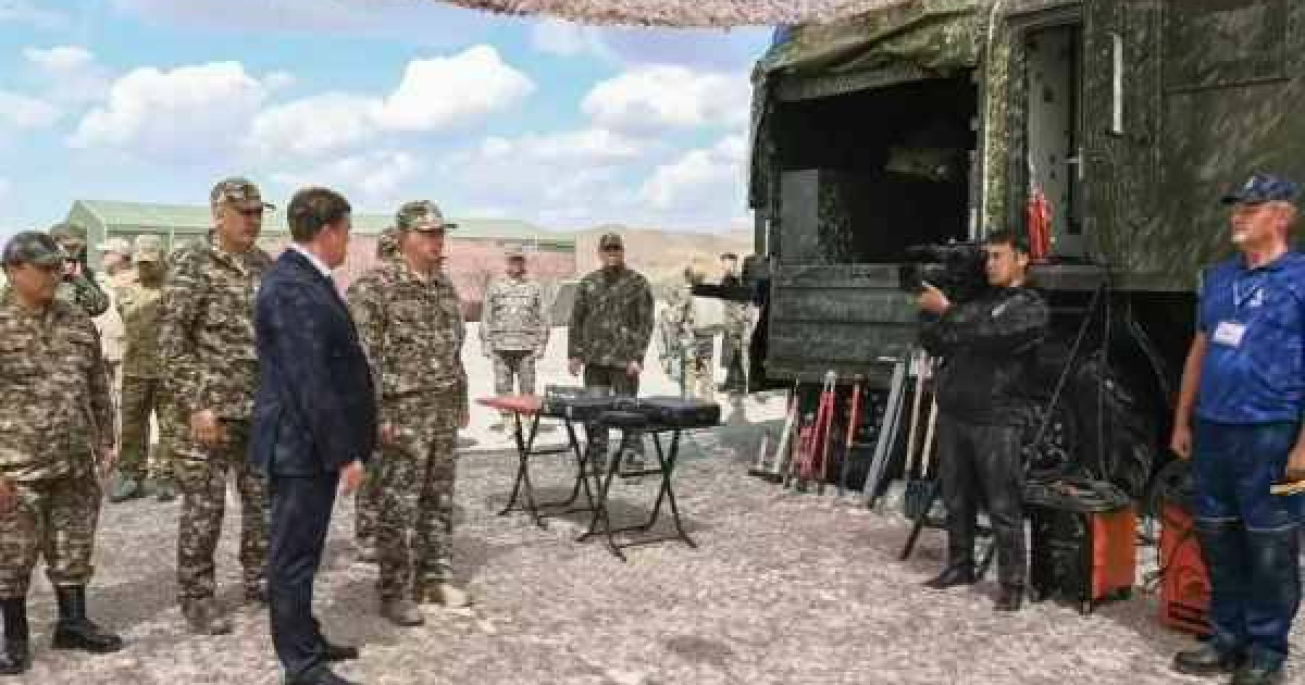 Президент отандық қорғаныс өнеркәсібі кешенінің әлеуетімен танысты