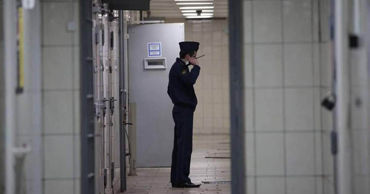 Оралда тергеу изоляторында 63 жастағы ер адам көз жұмды