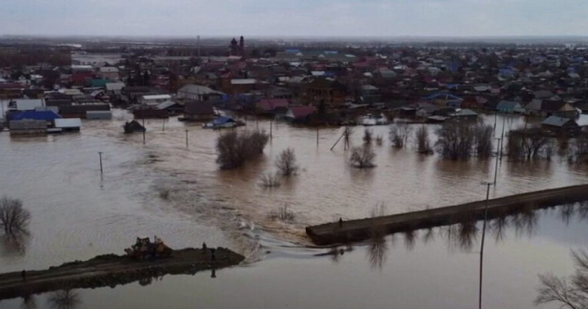 БҚО-дағы ахуал: Оралда бірнеше аудан су астында қалды