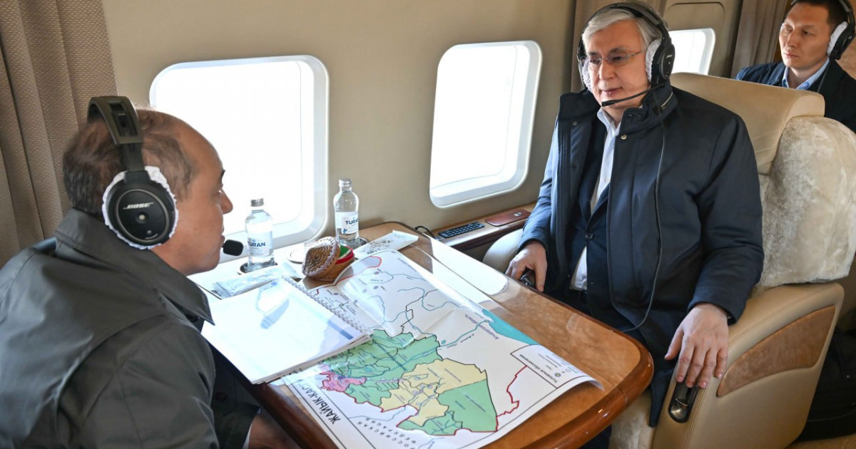 Президент Батыс Қазақстан облысының су басқан аумақтарын тікұшақпен аралады