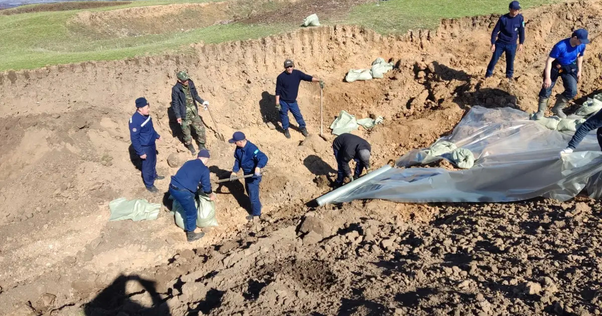 Жайық өзенінің бойында 240 шақырым қорғаныс бөгеті нығайтылды