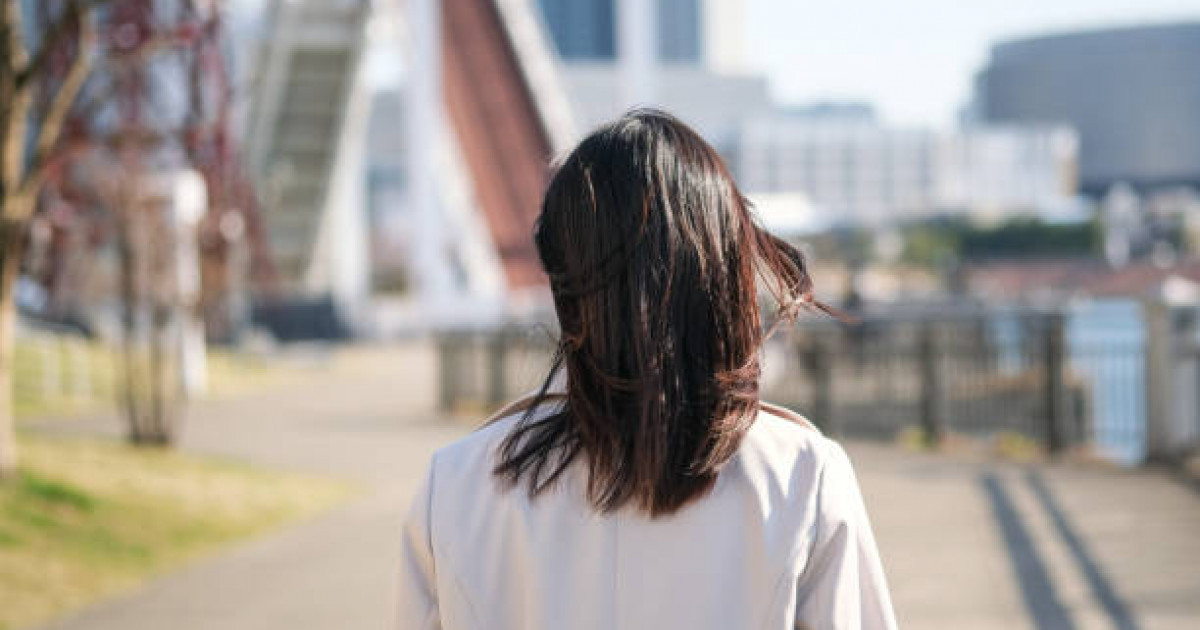 Абай облысында жолдан көлік тоқтатып мініп кеткен 30 жастағы әйелдің денесі табылды