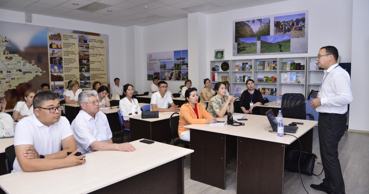 Абай университеті Түркістан өңірінде педагогикалық тәжірибе алмасып жатыр