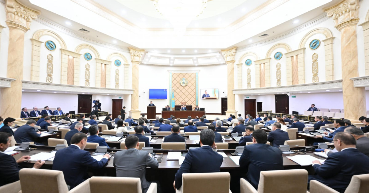 «Халық қаражаттың қалай жұмсалатынын мұқият қадағалап отыр»: Әшімбаев Ұлттық қордың жұмысын сынға алды