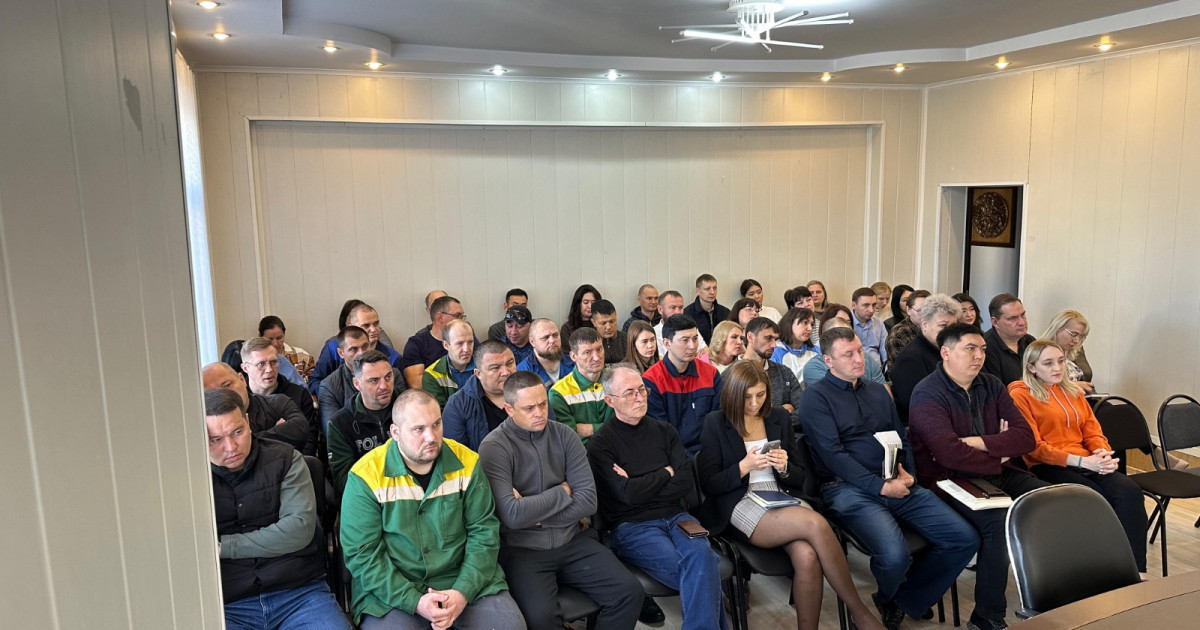 АЭС салуды қолдау жөніндегі халықтық штаб мүшелері  Петропавлдағы Киров зауытында болды