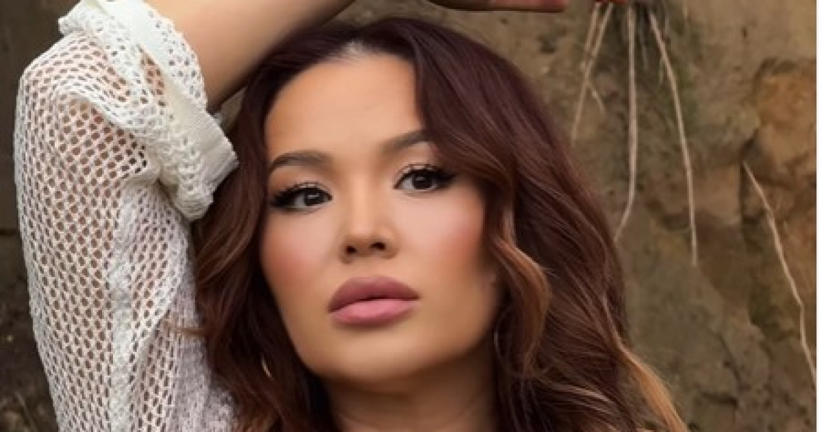 Әнші Мақпал Исабекова күйеуіне қатысты сұрақтарға жауап берді