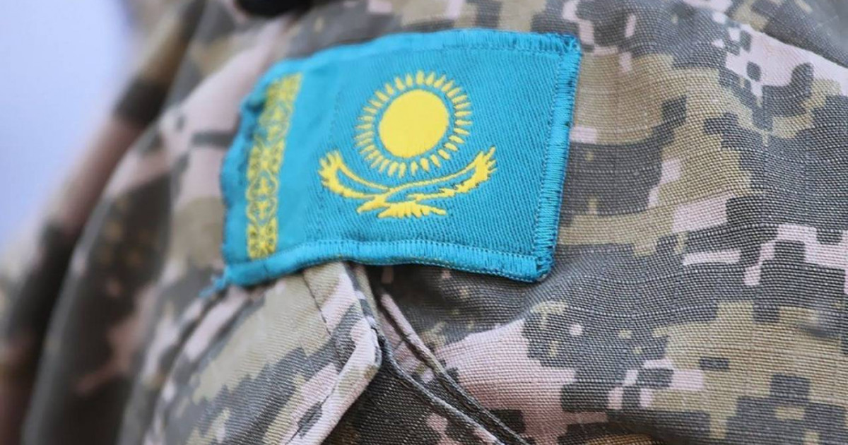 Ақтөбеде сарбазды соққыға жыққан офицер жазадан сытылып кетті