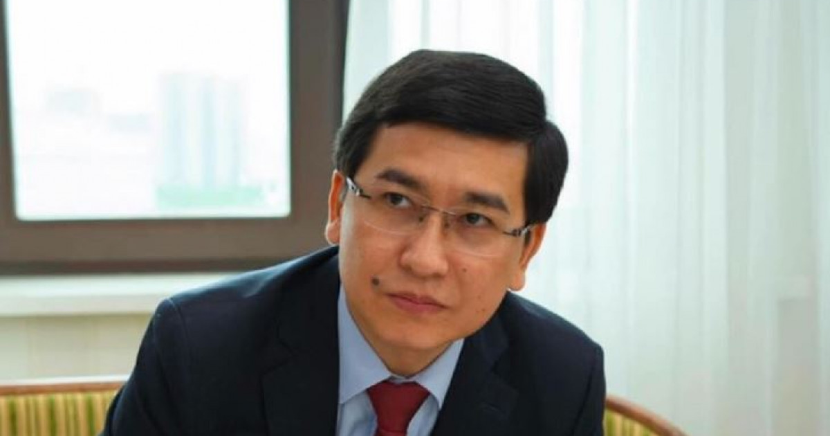 Асхат Аймағамбетов жоғары сынып оқушыларына колледжде қатар оқуға мүмкіндік беруді ұсынды