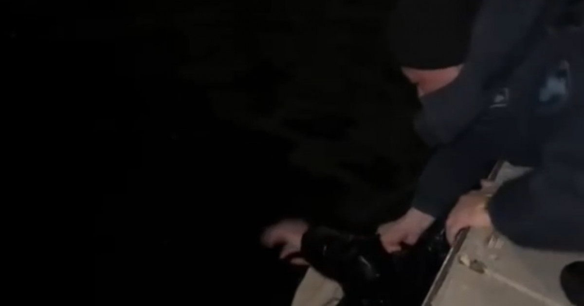 Астанада Ұлттық ұлан сарбаздары суицид жасамақ болған қызды құтқарды (видео)