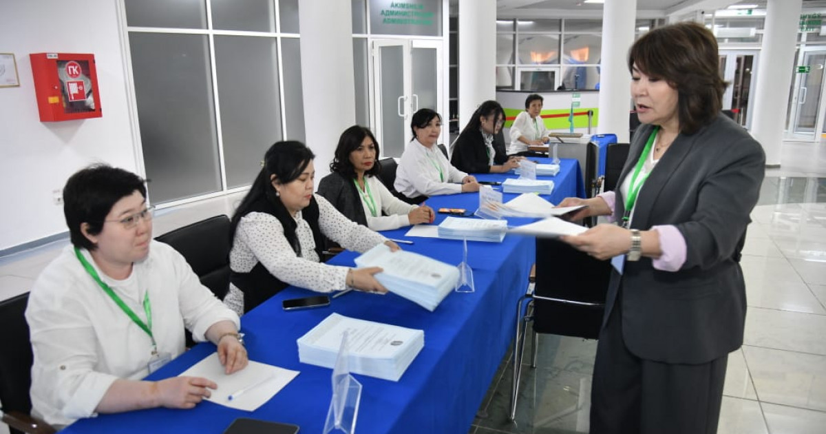 Атырауда референдум күні 94 инватакси қызмет көрсетуде