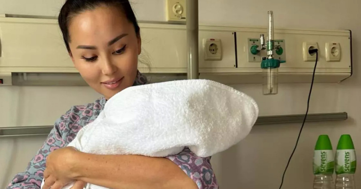 Баян Мақсатқызы ұлды болу арманы орындалмай қалғанын, тағы балалы болғысы келетінін айтты