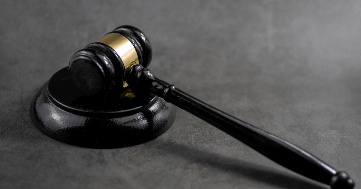 БҚО-да туған анасын аса қатыгездікпен өлтірген жасөспірім сотталды