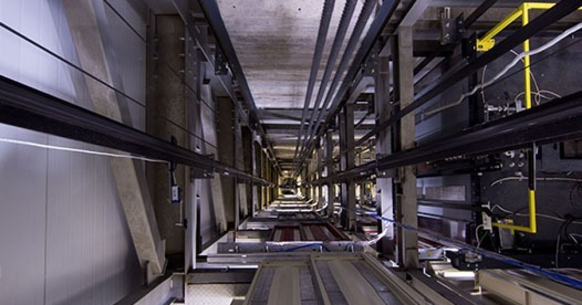 Қарағандыда тұрғын үй кешеніндегі лифт құлап, бір адам қаза тапты