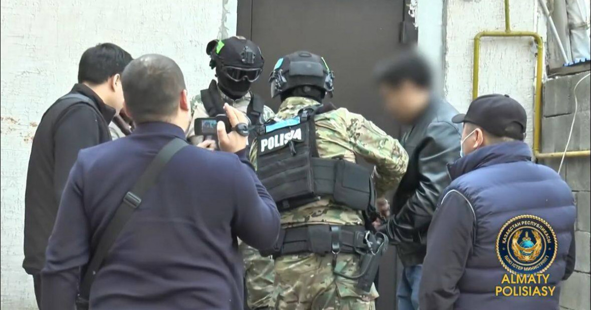Қауіпті лаборатория: Алматыда арнайы операция кезінде 35 жастағы ер адам ұсталды