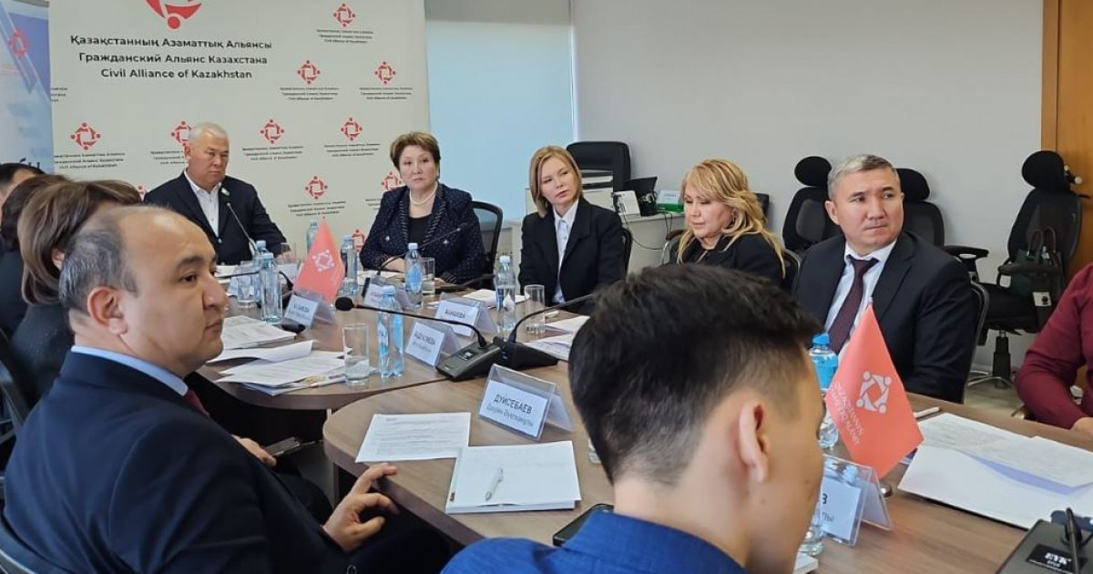 Медиаресурстардың қоғам санасына әсер етуі туралы өзекті мәселелер талқыланды