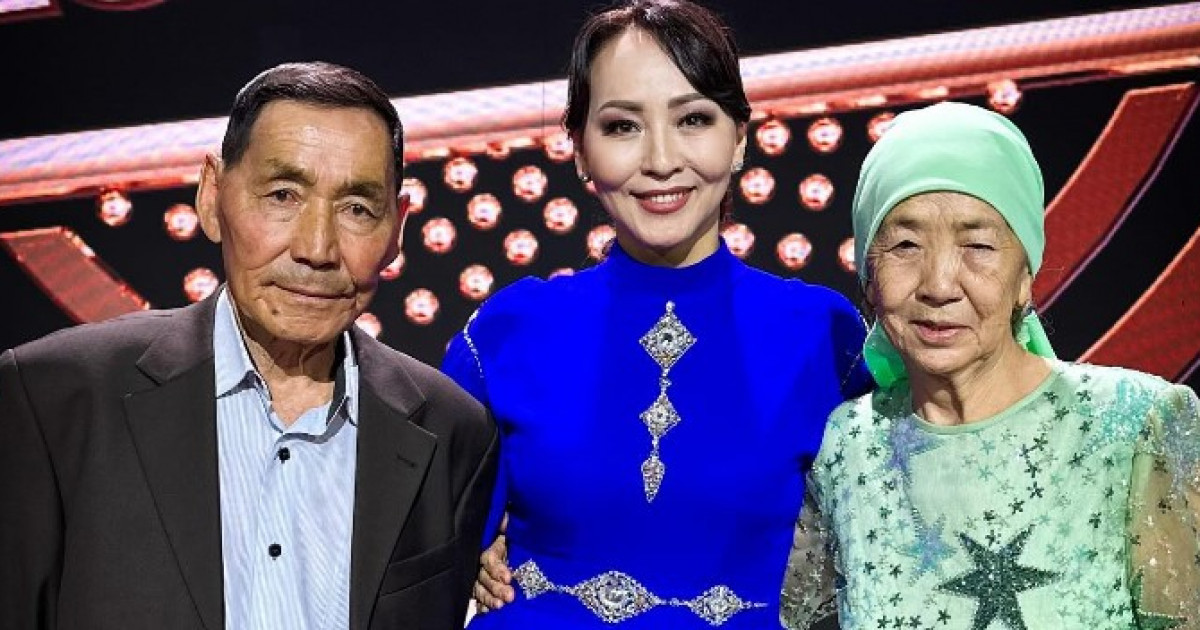 «Әкемнің батасын алғаннан кейін тұрмысқа шықтым. Анам мәңгі жүретін сияқты»: Айгүл Иманбаева жан сырын ақтарды