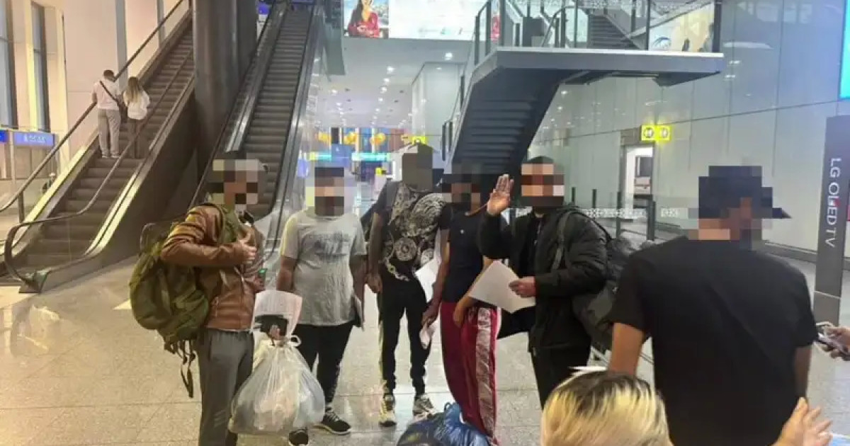 Пәкістандық туристер Қазақстаннан күштеп шығарылды