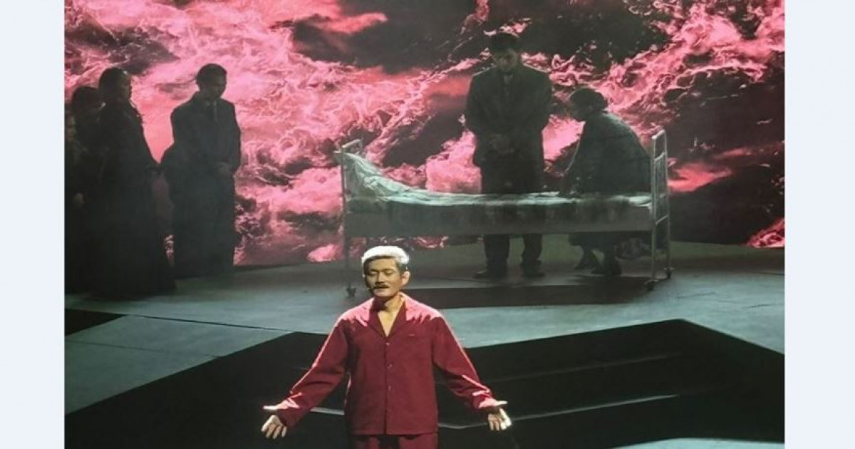 «Вальс королі» театр шымылдығын түрді